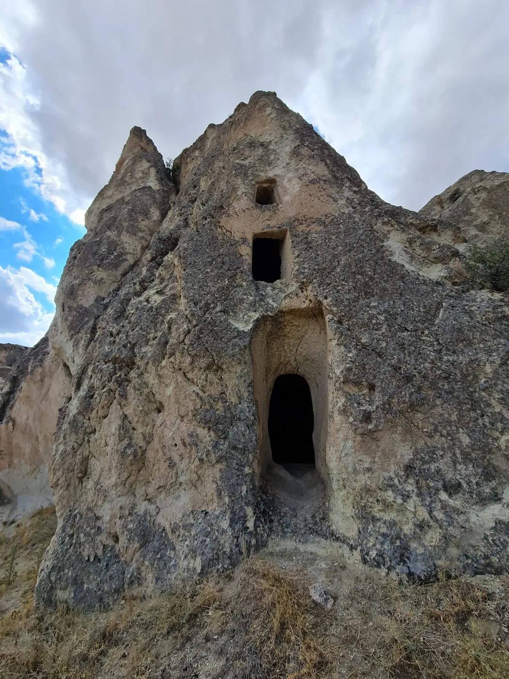 Şadikayası Manastırı
