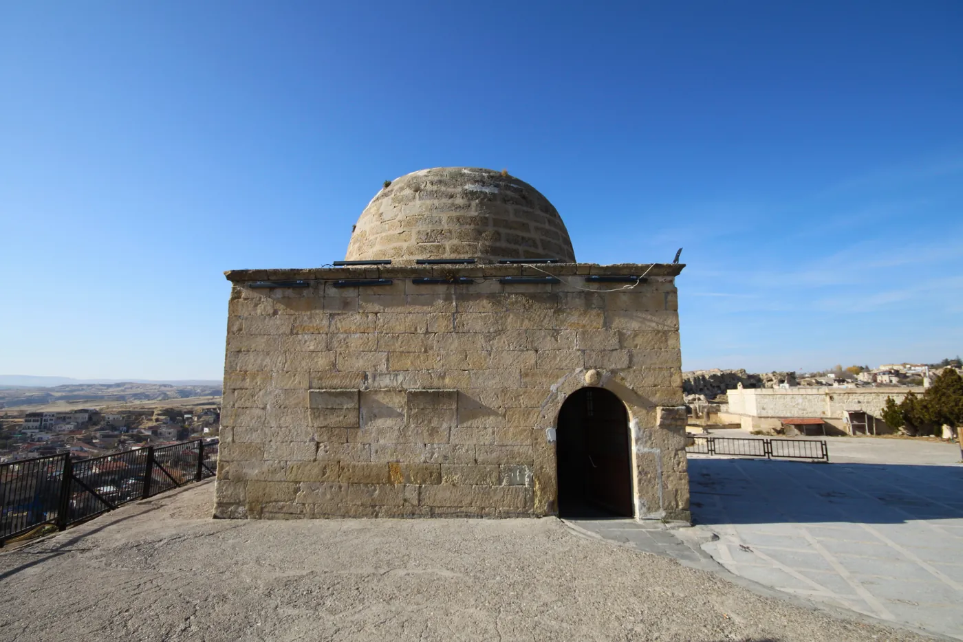 Tahsinağa Kütüphanesi